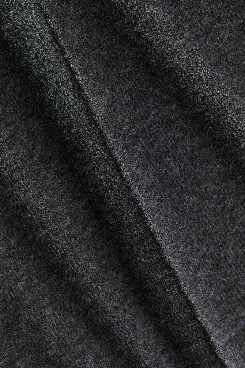 Loose-Fit Fine-Knit Top