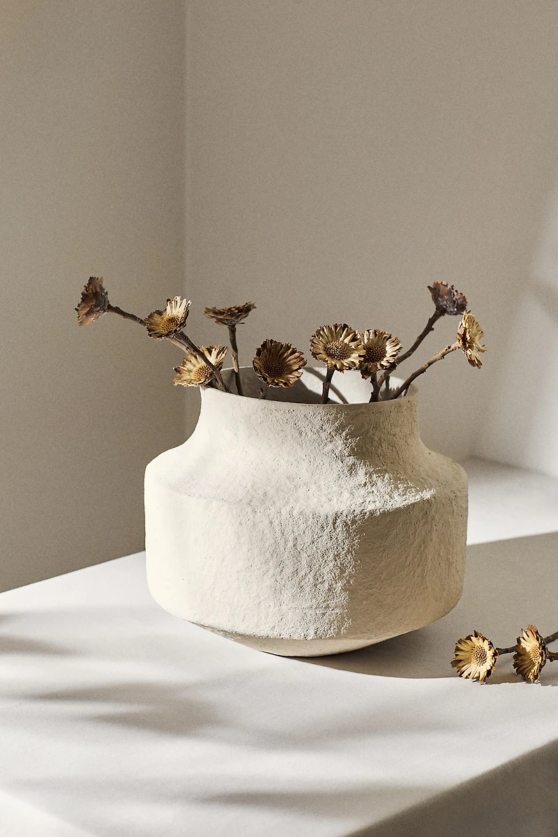 Grand vase en papier-mâché