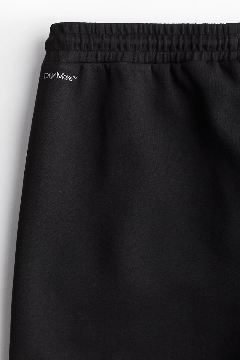 Mid-Length Sports Shorts with DryMove™