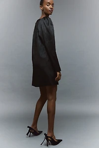 Robe à encolure carrée en crêpe