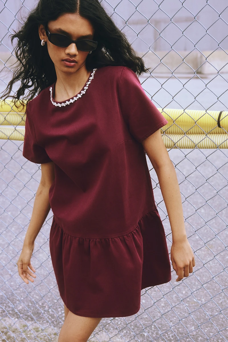 Robe ornée de strass