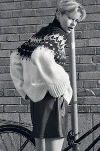 Chandail en tricot jacquard avec col cheminée
