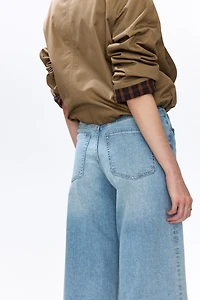 Wide High Waist Ankle Jeans