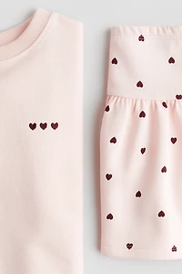 Ensemble 2 pièces avec chandail et jupe