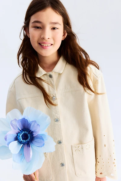 Veste en denim avec broderie anglaise