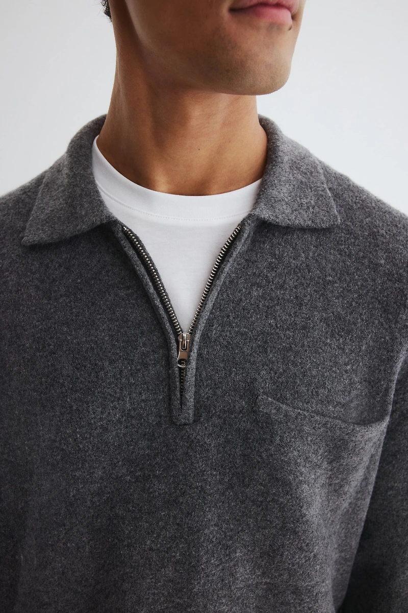 Chandail classique avec col à fermeture éclair