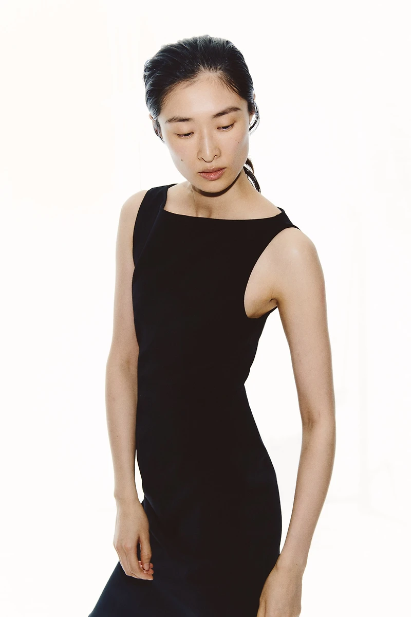 Robe en jersey à encolure bateau