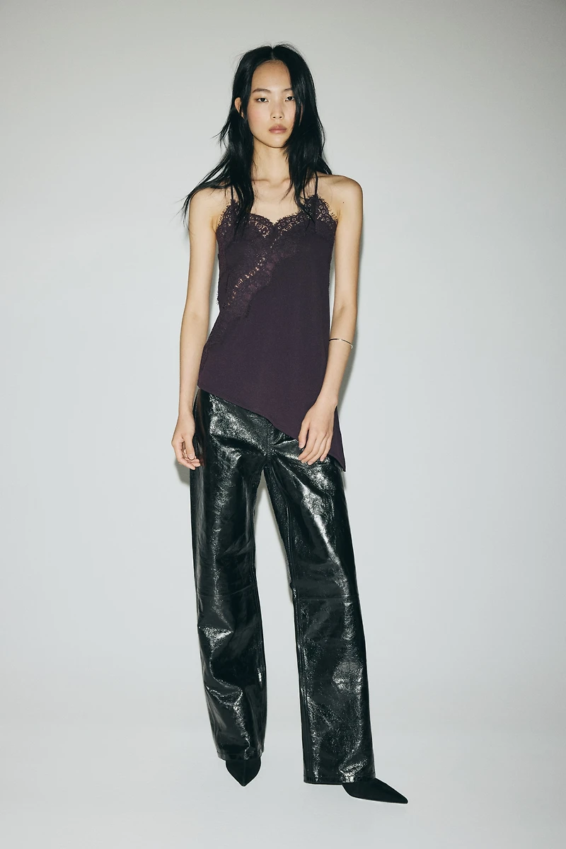 Haut à bretelles fines avec dentelle