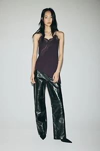 Haut à bretelles fines avec dentelle