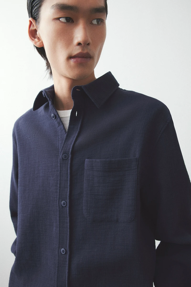 Chemise classique en tissu texturé