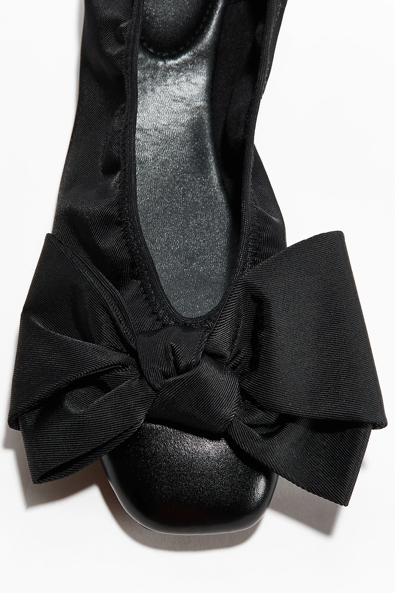Bow-Detail Flats