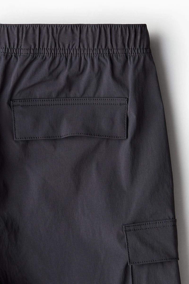 Short cargo classique en nylon