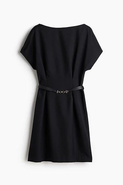 Robe en sergé avec ceinture