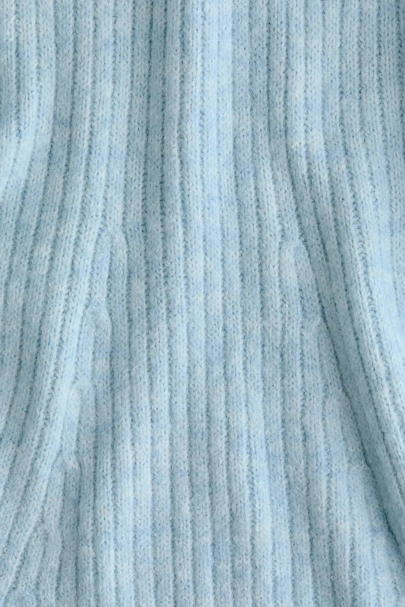 Robe épaules nues en tricot côtelé