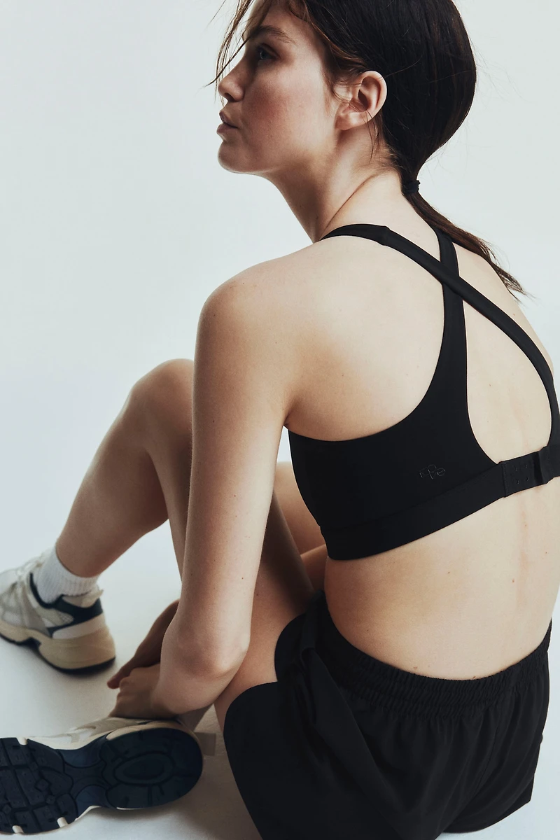 Medium-Support Sports Bra with DryMove™