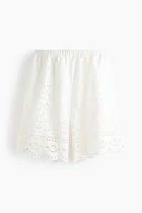 Short avec broderie anglaise