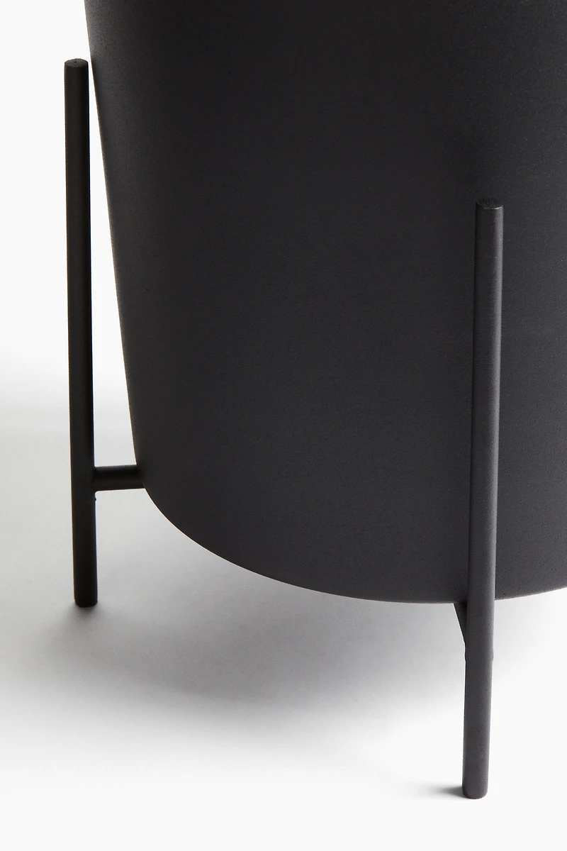 Extra-large Plant Pot with Stand