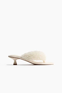 Sandales à talon avec perles de fantaisie