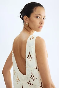 Haut à l’aspect crochet avec dos dégagé