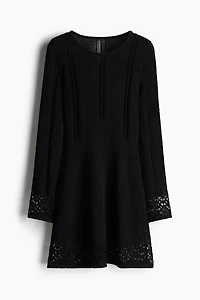 Minirobe en tricot ajouré