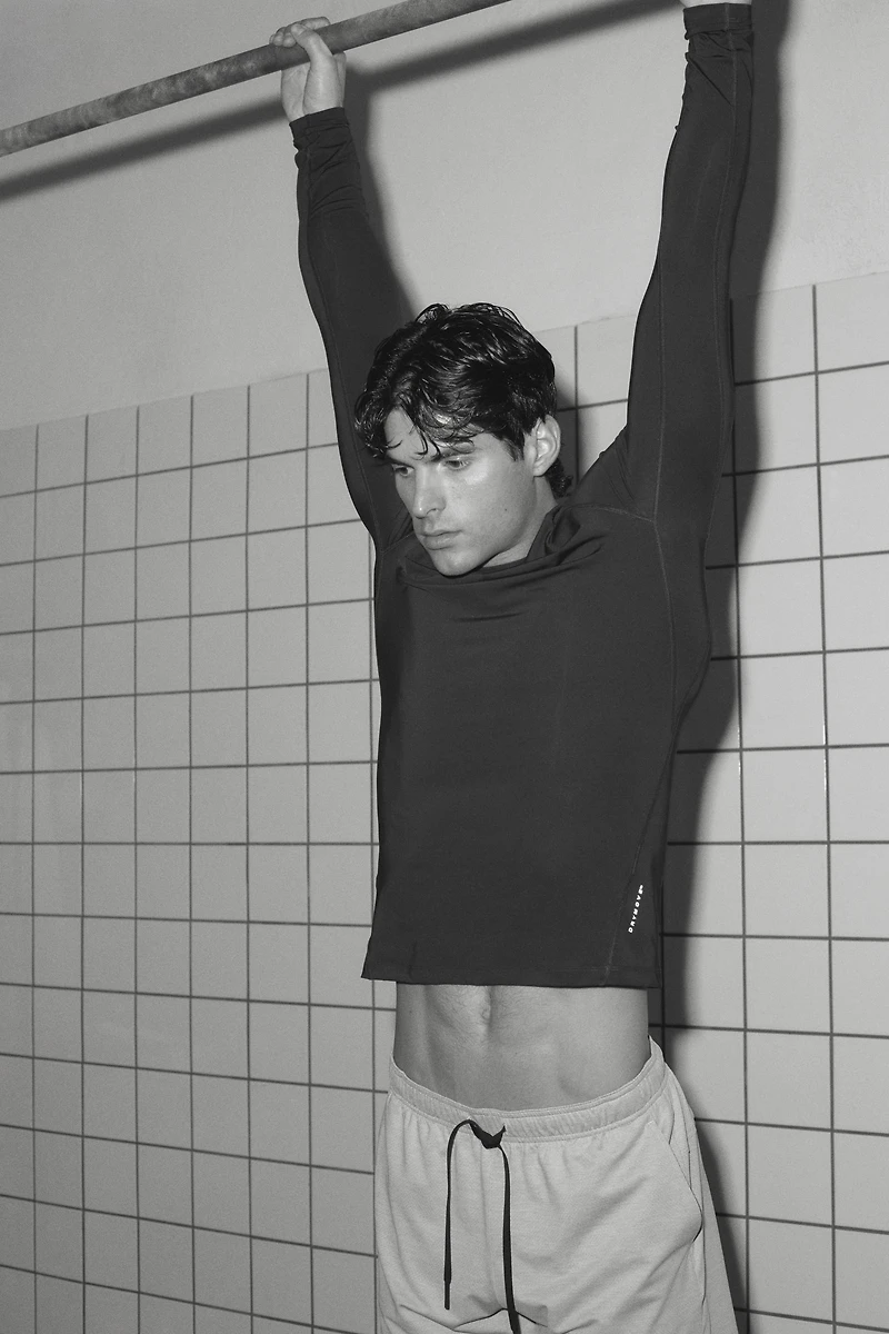 Muscle-Fit Sports Shirt with DryMove™