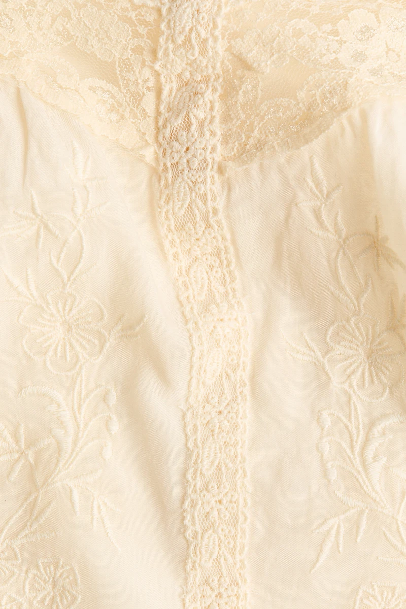 Haut brodé en viscose mélangée