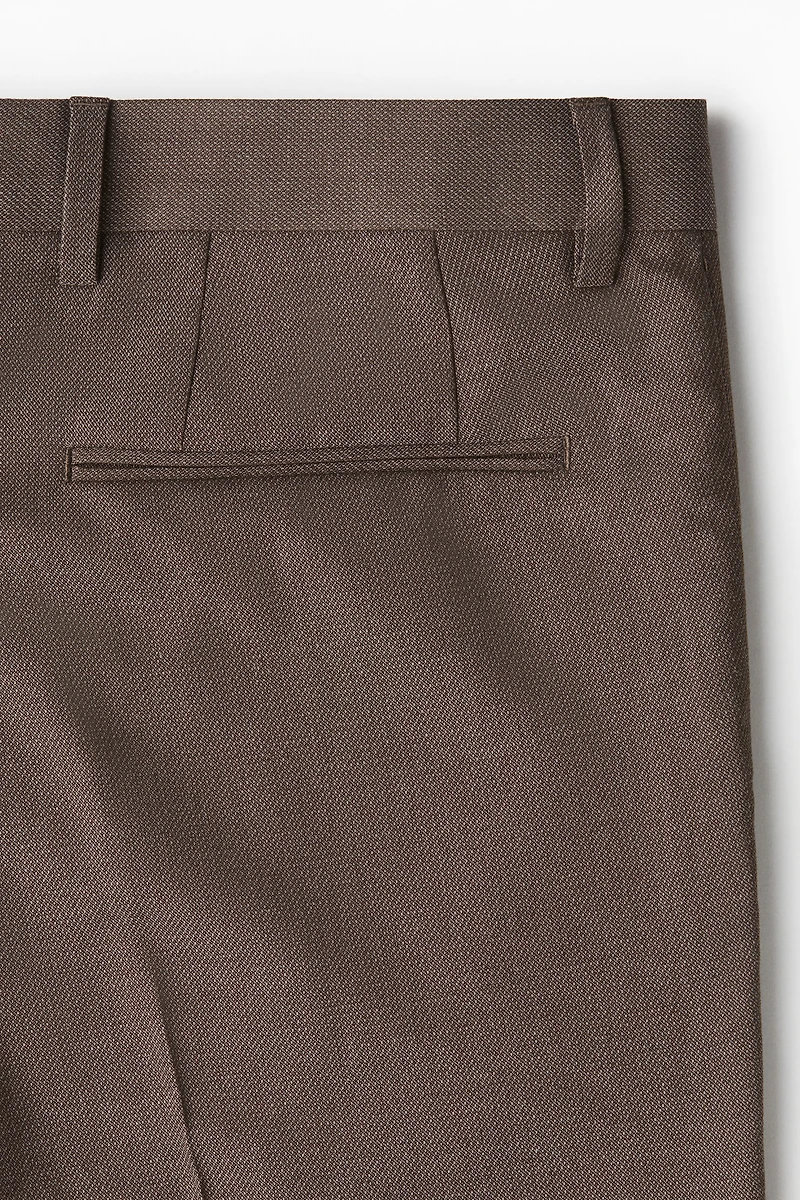 Pantalon de costume près du corps