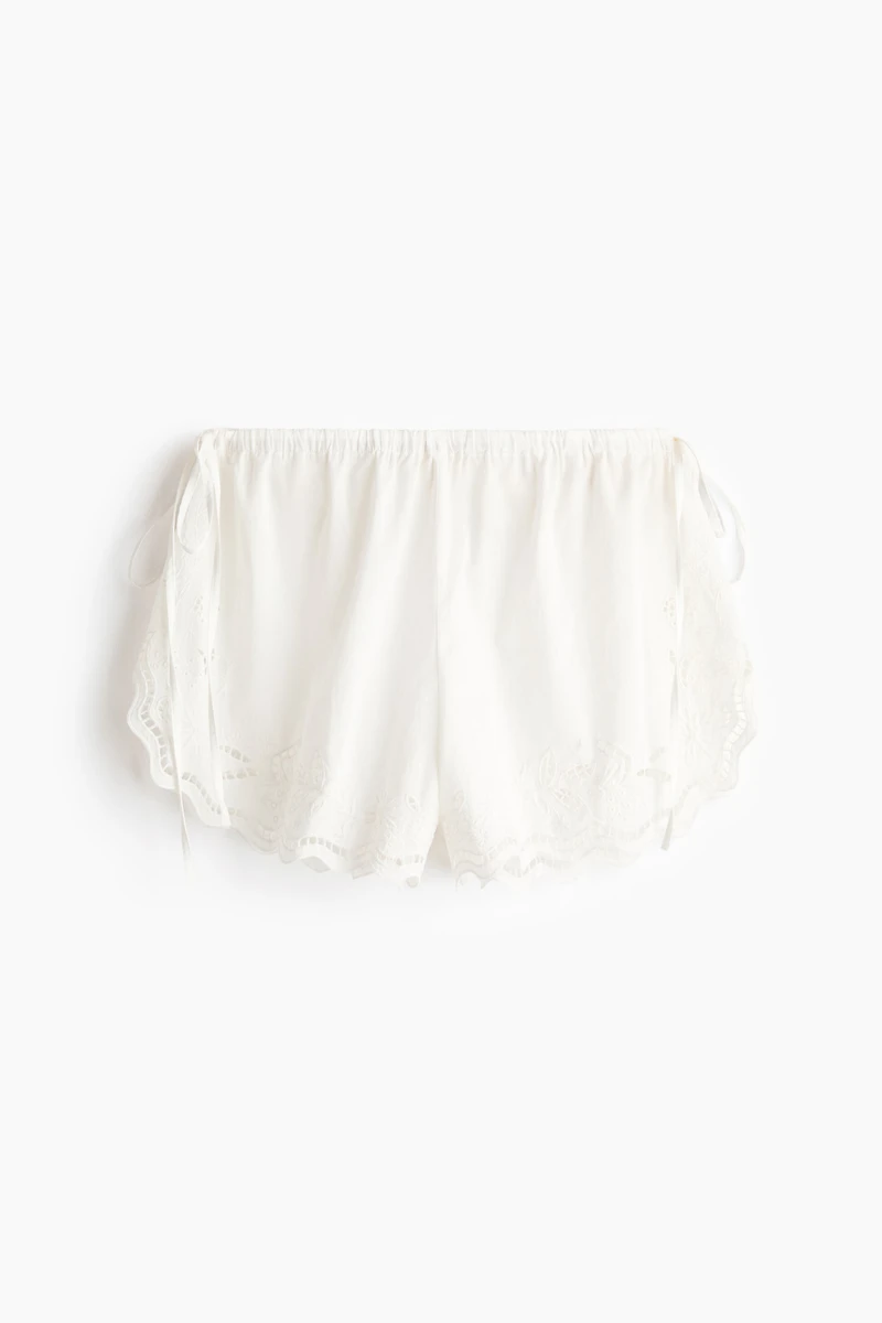 Short de plage en coton avec broderie anglaise
