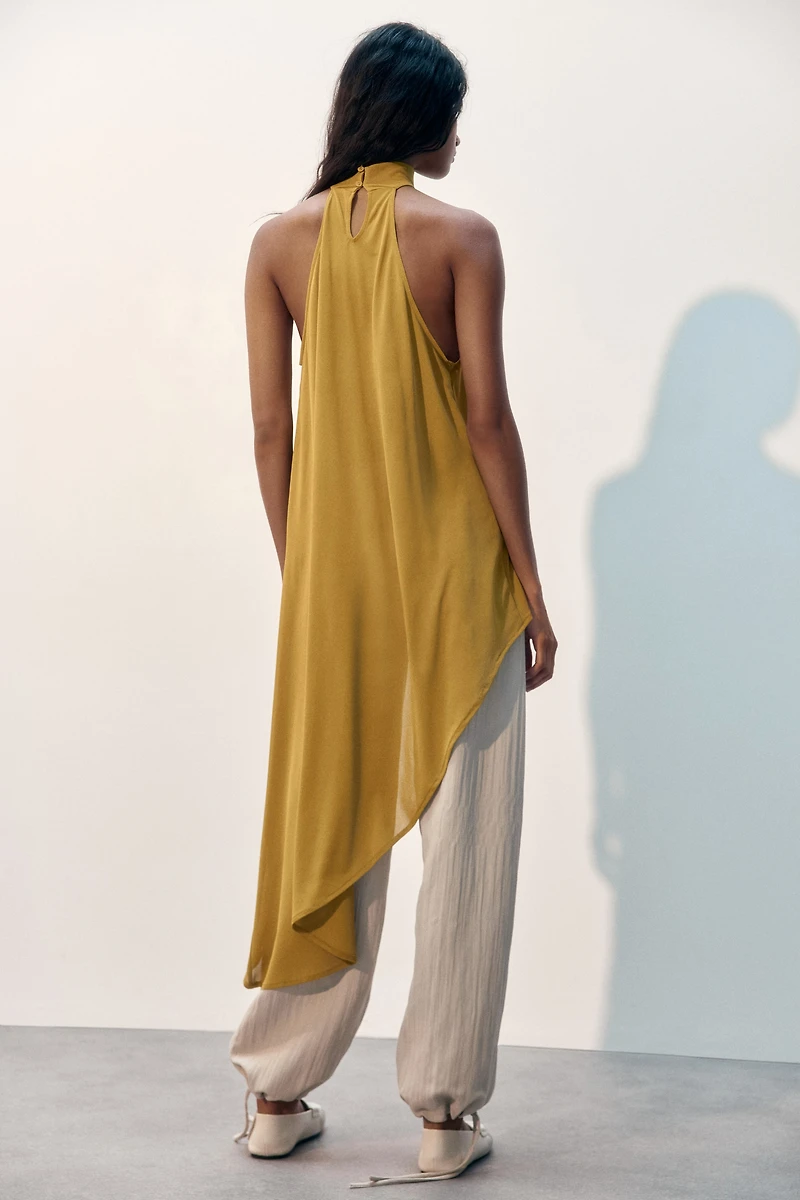 Haut dos nu asymétrique