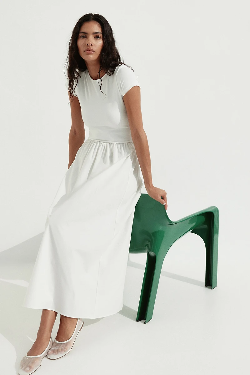 Robe maxi à manches courtes