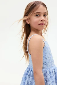 Robe volantée en dentelle