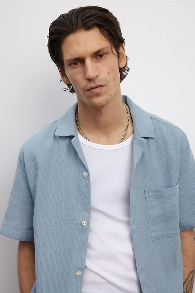 Chemise texturée classique avec col cubain