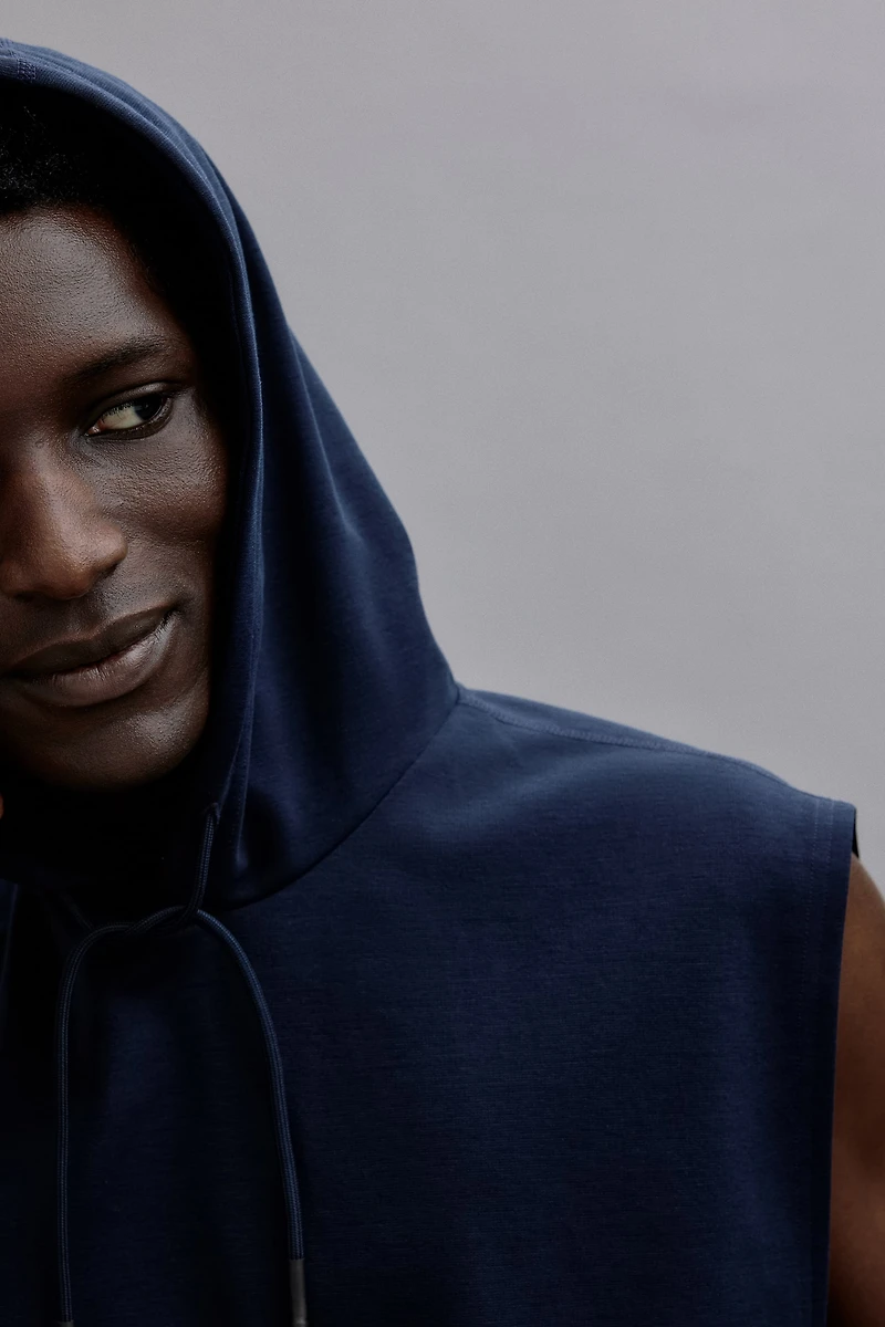 Regular-Fit Sleeveless Sports Hoodie with DryMove™