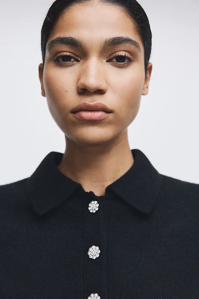 Short-sleeved collared cardigan