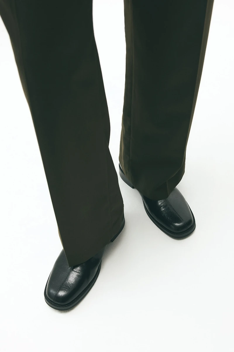 Loose-Fit Tailored Pants