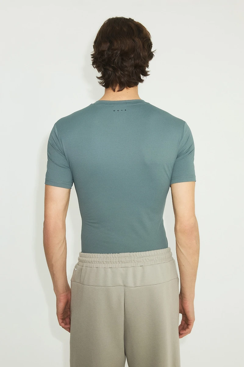 Muscle-Fit Sports Shirt with DryMove™