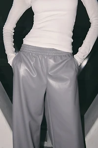 Pantalon de jogging large en tissus enduit