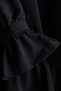 Dress with Ruffle Collar