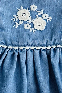 Robe en denim avec détail brodé