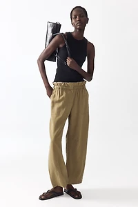 Pantalon taille froncée avec jambes tonneau