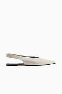 Escarpins en cuir avec bride arrière