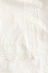 Nappe avec broderie anglaise