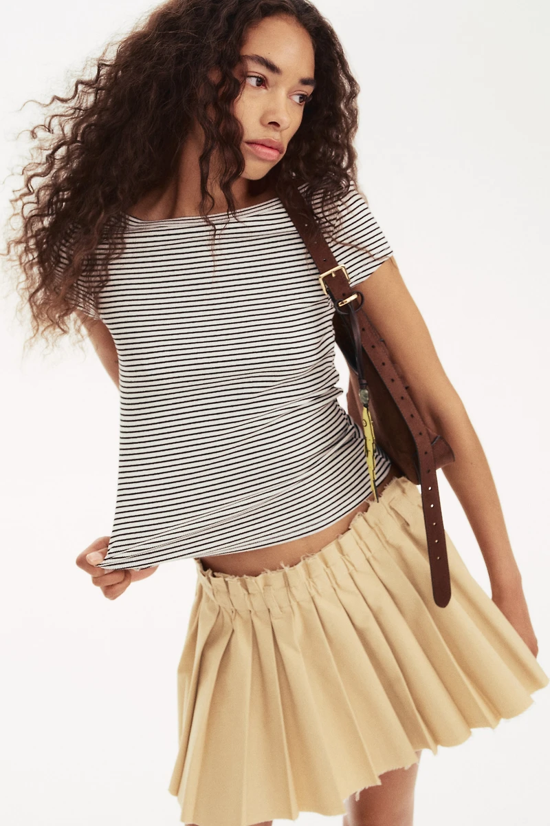 Haut côtelé avec encolure bateau