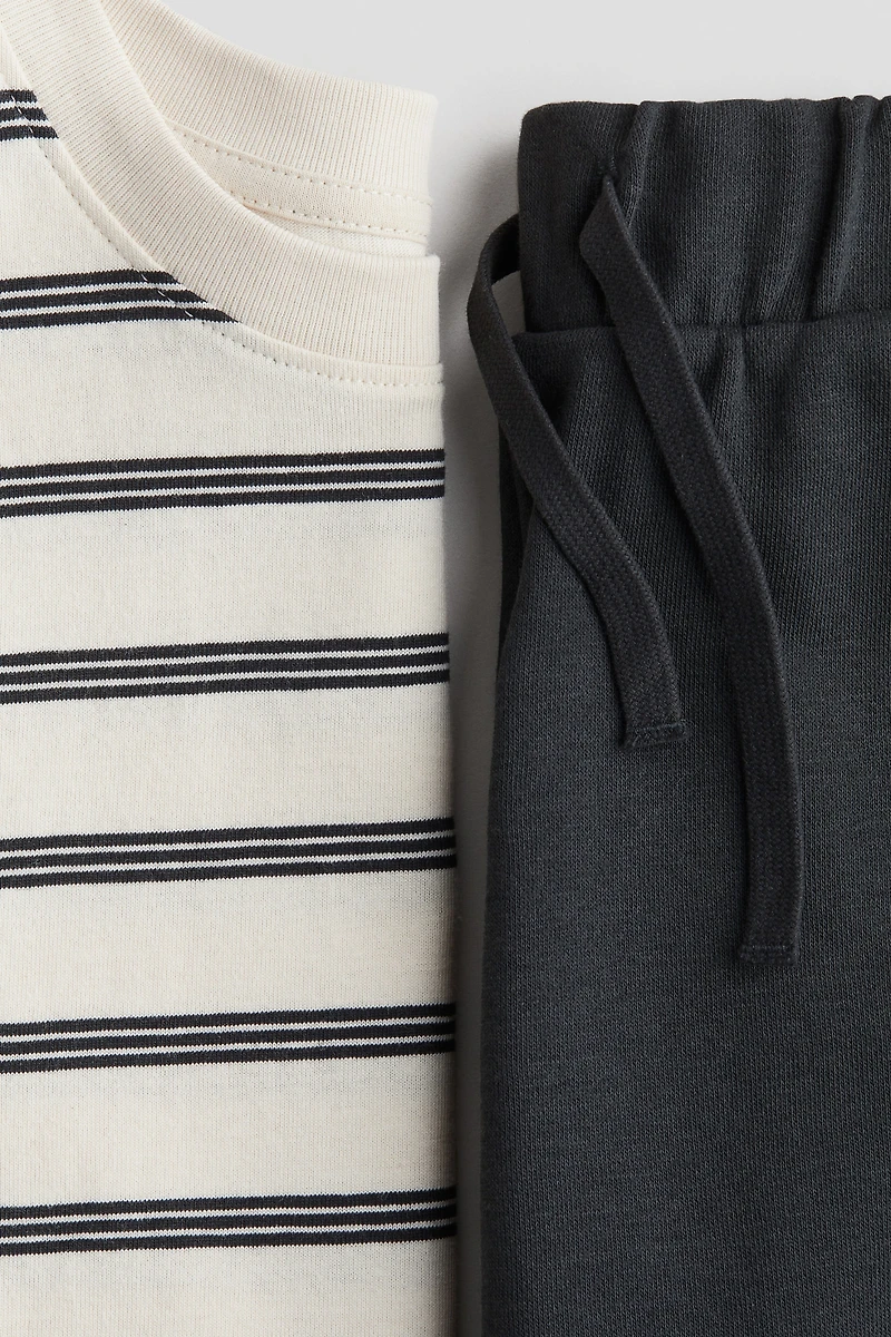2-Piece T-Shirt and Shorts Set