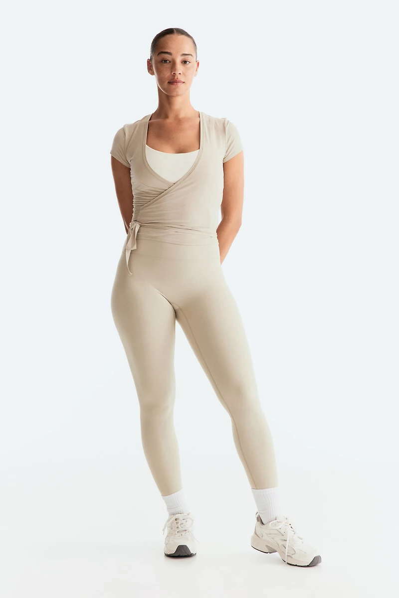 Haut de sport cache-cœur en modal