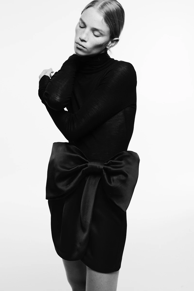 Jupe en satin avec boucle