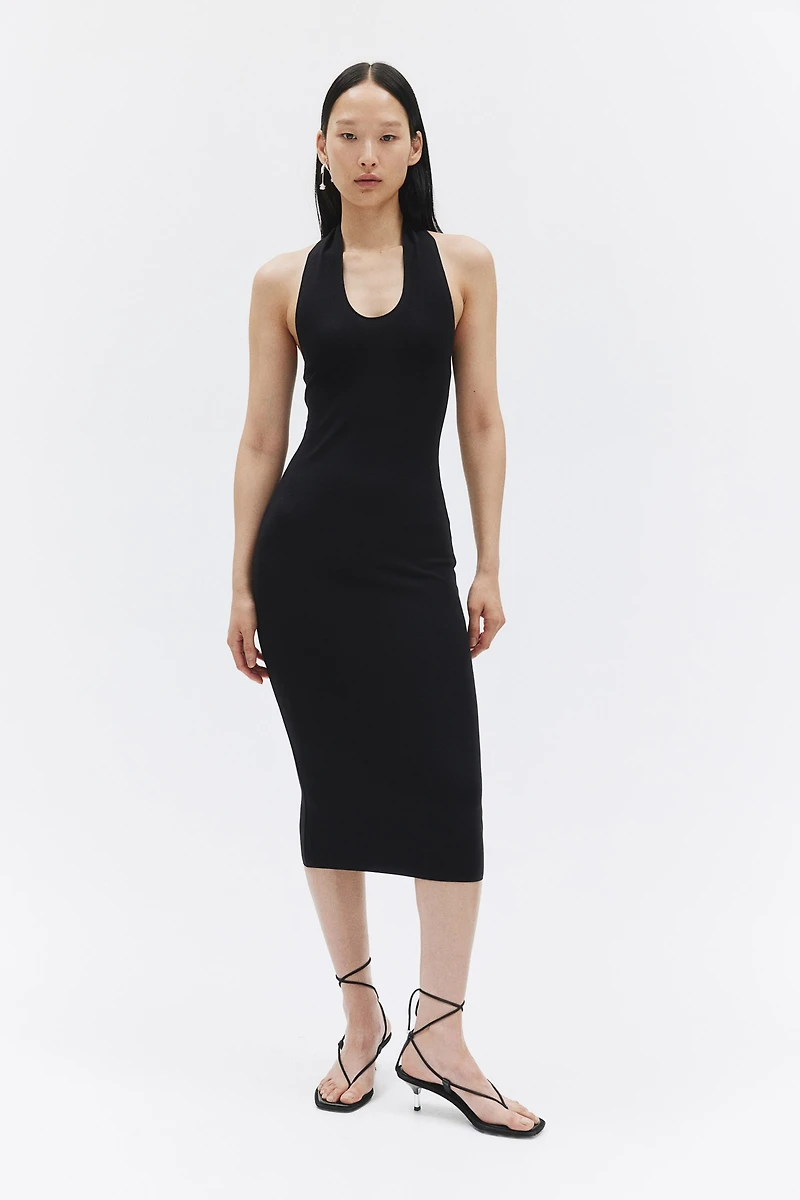 Robe moulante avec dos nu
