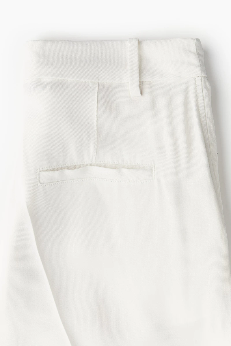 Pantalon de tailleur à revers