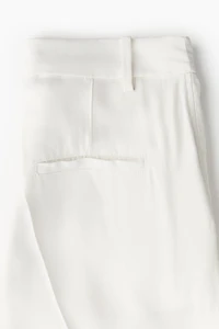 Pantalon de tailleur à revers