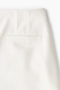 Short à boutons